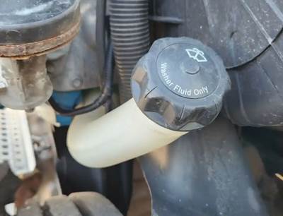 Freightliner Cascadia 125 Windshield Washer Reservoir