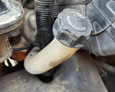 Freightliner Cascadia 125 Windshield Washer Reservoir
