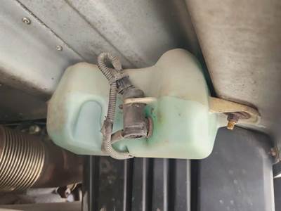 Freightliner Cascadia 125 Windshield Washer Reservoir