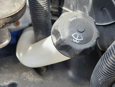 Freightliner Cascadia 125 Windshield Washer Reservoir