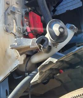 Freightliner Cascadia 126 Windshield Washer Reservoir