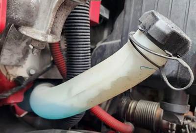 Freightliner Cascadia 126 Windshield Washer Reservoir