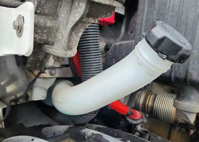 Freightliner Cascadia 126 Windshield Washer Reservoir