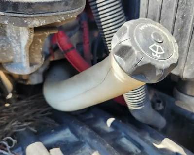 Freightliner Cascadia 126 Windshield Washer Reservoir