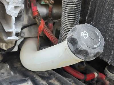 Freightliner Cascadia 126 Windshield Washer Reservoir