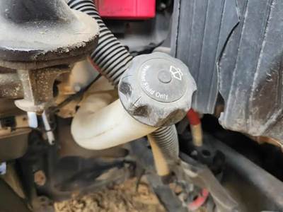 Freightliner Cascadia 126 Windshield Washer Reservoir