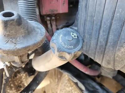 Freightliner Cascadia 126 Windshield Washer Reservoir