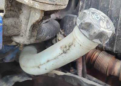 Freightliner Cascadia 126 Windshield Washer Reservoir