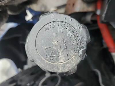 Freightliner Cascadia 126 Windshield Washer Reservoir