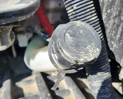 Freightliner Cascadia 126 Windshield Washer Reservoir