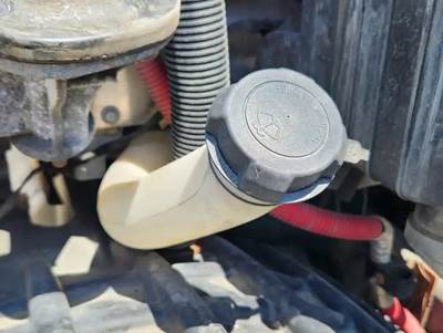 Freightliner Cascadia 126 Windshield Washer Reservoir