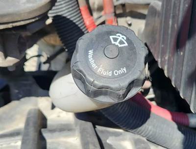 Freightliner Cascadia 126 Windshield Washer Reservoir