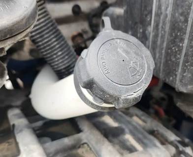 Freightliner Cascadia 126 Windshield Washer Reservoir
