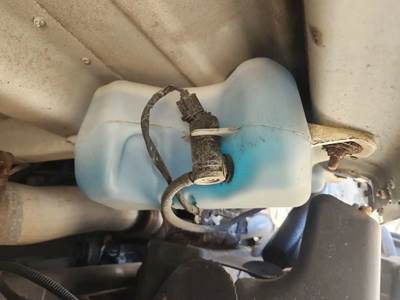 Freightliner Cascadia 126 Windshield Washer Reservoir