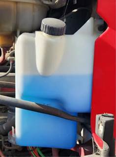 Freightliner Columbia 112 Windshield Washer Reservoir