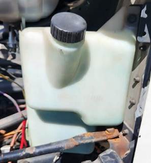 Freightliner Columbia 120 Windshield Washer Reservoir