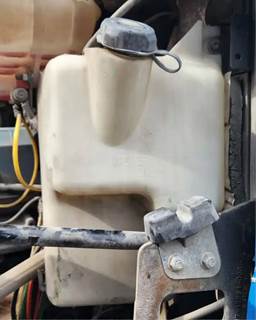 Freightliner Columbia 120 Windshield Washer Reservoir for a 2018 Freightliner Columbia 120 Glider