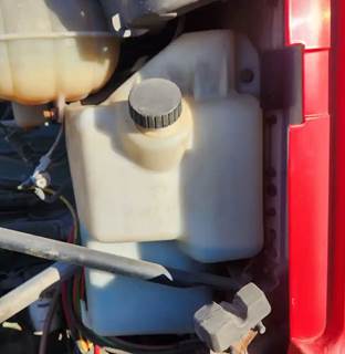 Freightliner Columbia 120 Windshield Washer Reservoir