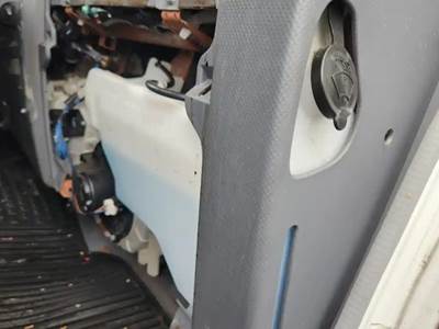 GMC W4500 Windshield Washer Reservoir