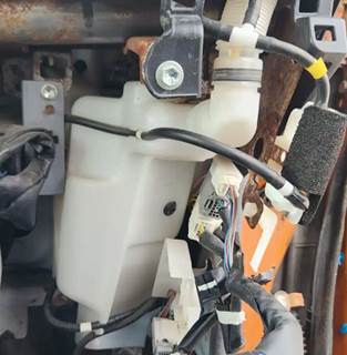 Hino 195 Windshield Washer Reservoir