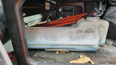 Hino 268 Windshield Washer Reservoir