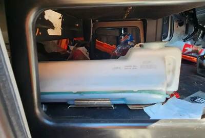 Hino 268 Windshield Washer Reservoir