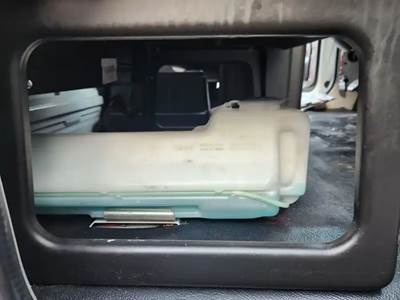 Hino 268 Windshield Washer Reservoir