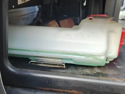 Hino 268 Windshield Washer Reservoir