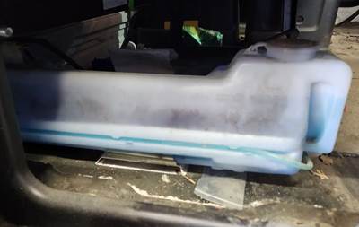 Hino 268 Windshield Washer Reservoir