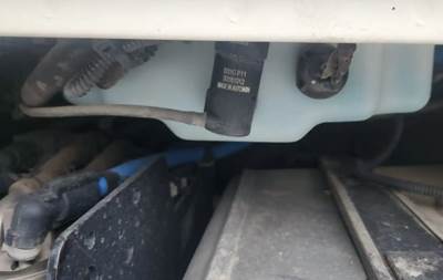 International WorkStar 7500 Windshield Washer Reservoir