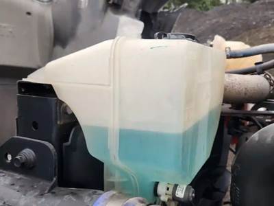 Kenworth T680 Windshield Washer Reservoir