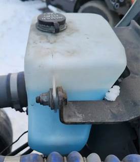 Kenworth T680 Windshield Washer Reservoir
