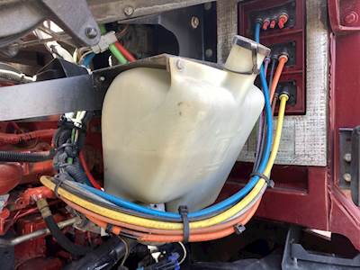 Kenworth T700 Windshield Washer Reservoir
