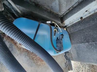 Mack MRU613 Windshield Washer Reservoir