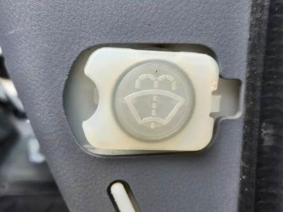 Mitsubishi FEC72W Windshield Washer Reservoir
