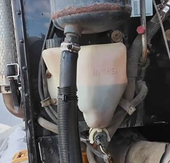 Peterbilt 357 Windshield Washer Reservoir