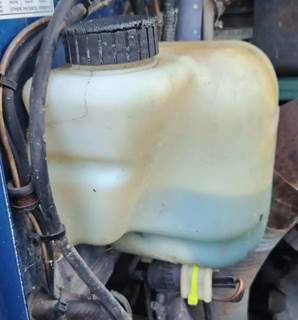 Peterbilt 378 Windshield Washer Reservoir