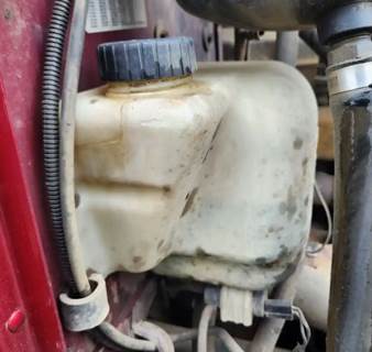 Peterbilt 385 Windshield Washer Reservoir