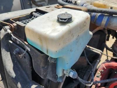 Peterbilt 389 Windshield Washer Reservoir