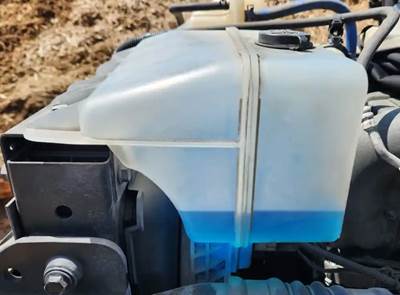 Peterbilt 579 Windshield Washer Reservoir