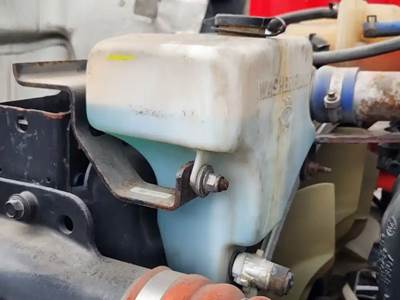 Peterbilt 579 Windshield Washer Reservoir