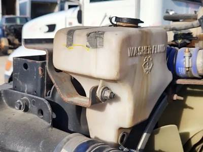 Peterbilt 579 Windshield Washer Reservoir