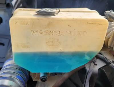 Peterbilt 579 Windshield Washer Reservoir