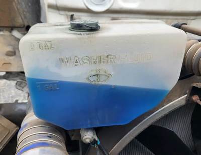 Peterbilt 579 Windshield Washer Reservoir