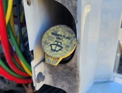 Volvo VNL Windshield Washer Reservoir