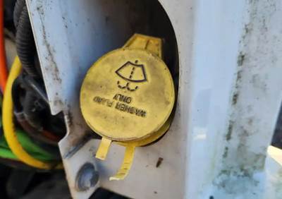 Volvo VNL Windshield Washer Reservoir