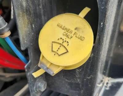 Volvo VNL Windshield Washer Reservoir
