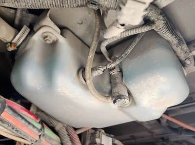 Western Star 5700 Windshield Washer Reservoir