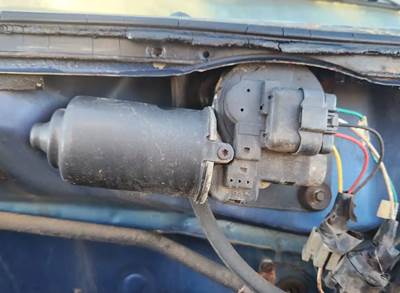 Ford F-700 Windshield Wiper Motor for a 1994 Ford F700