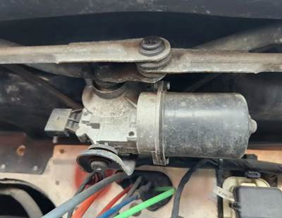 Freightliner Cascadia 116 Windshield Wiper Motor for a 2019 Freightliner Cascadia 116 Day Cab
